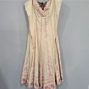 🐢 T Tahari Strawberry dress Size 12 Like New